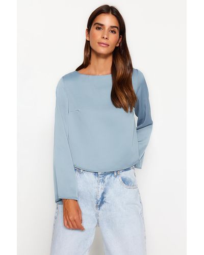 Trendyol Mintfarbene bluse aus gewebtem satin mit rückendetails - Blau