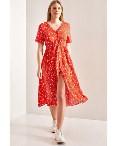 Bianco Lucci Kleid mit blumenmuster und vorn geknöpfter taille mit gürtel - Rot