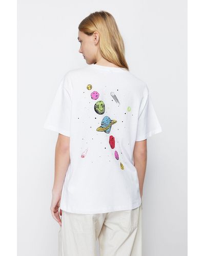 Trendyol Galaxi bedrucktes es t-shirt im boyfriend-fit – 100 % baumwolle, rundhalsausschnitt – - Weiß