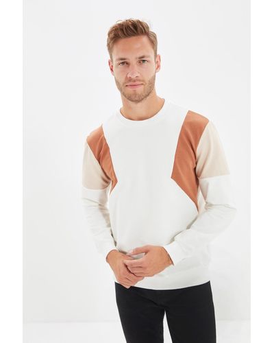 Trendyol Sweatshirt mit normalem/normalem schnitt und langen ärmeln und rundhalsausschnitt - Weiß