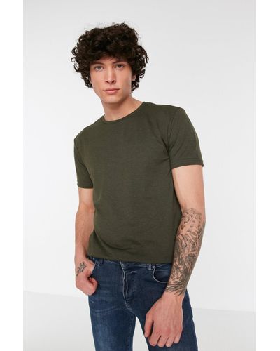Trendyol Farbenes, kurzärmliges basic-t-shirt mit normalem/normalem schnitt und rundhalsausschnitt - Grün