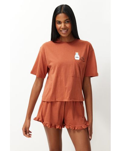 Trendyol Gestricktes pyjama-set aus t-shirt und shorts aus bedruckter baumwolle mit kachelmuster - Orange