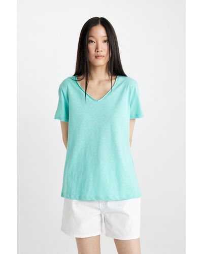 Defacto Kurzarm-t-shirt mit v-ausschnitt und normaler passform - Blau