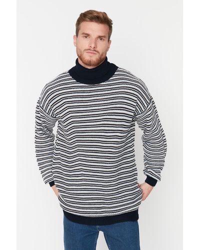 Trendyol Marineblauer oversize-pullover mit rollkragen und gestreiftem strickpullover - Grau