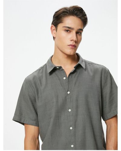 Koton Kurzärmeliges sommerhemd aus baumwolle – klassischer kragen und knöpfe - Grau