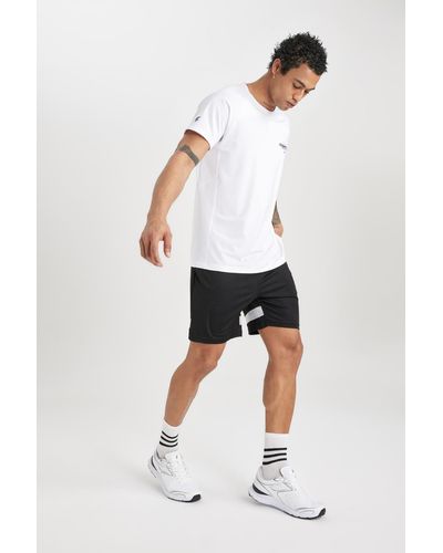 Defacto Sportliche shorts mit kurzem bein und schmaler passform b5028ax24sp - Weiß