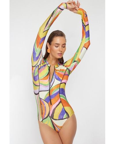 Trendyol Langärmliger hipster-surf-badeanzug mit abstraktem muster und reißverschluss - Mehrfarbig