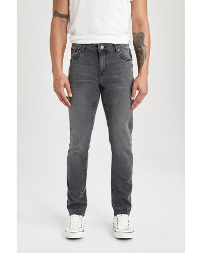 Defacto Carlo skinny fit extra skinny fit jeanshose mit normaler taille und extra schmalem bein b3619ax24sp - Grau