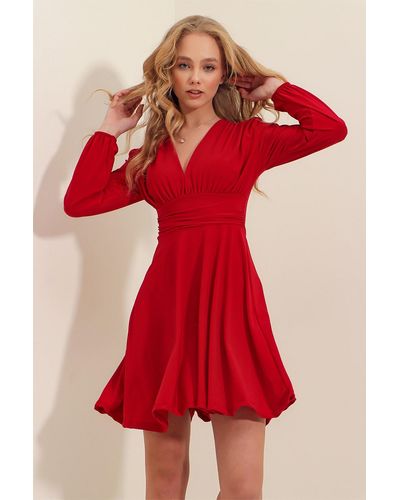 Trend Alaçatı Stili Es, ausgestelltes sandy-kleid mit tiefem v-ausschnitt - Rot