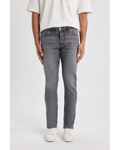 Defacto Wiser wash pedro slim fit schmale passform normale taille schmaler beinausschnitt jeanshose b2572ax23au - Grau