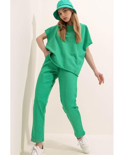 Trend Alaçatı Stili Es trainingsanzug-set mit rundhalsausschnitt und bequemer passform - Grün