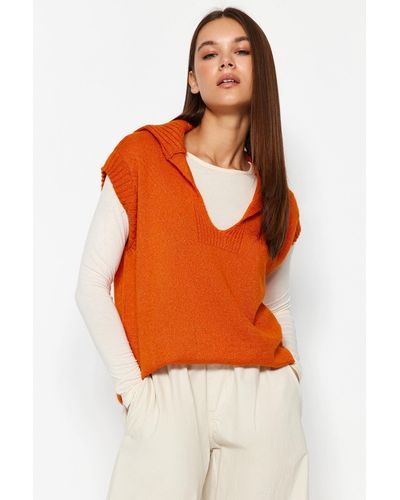 Trendyol Farbener strickpullover mit weichem, strukturiertem polokragen - Orange
