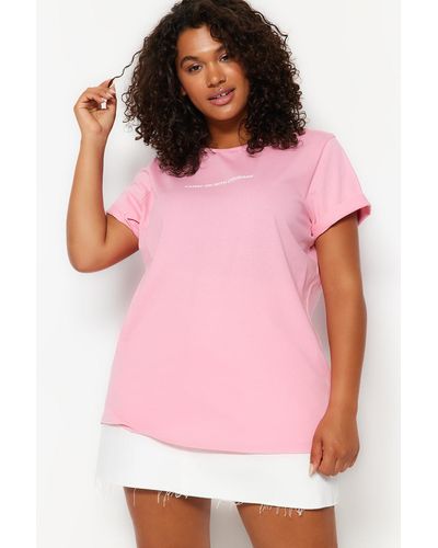 Trendyol Bedrucktes strick-t-shirt mit rundhalsausschnitt tbsss23bf00022 - Pink
