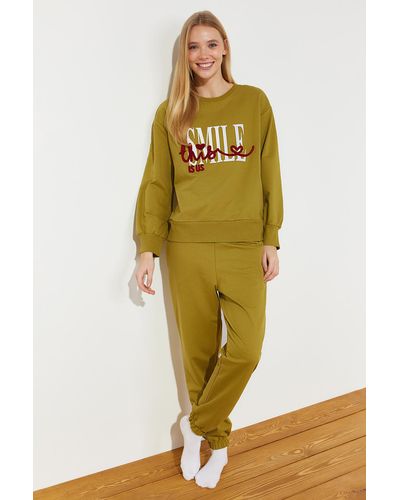 Trendyol Gestricktes pyjama-set mit bedrucktem slogan aus öler baumwolle - Gelb