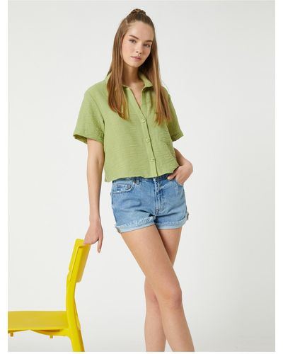 Koton Kurzärmliges, geknöpftes crop-shirt mit taschendetail - Gelb