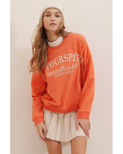 Trend Alaçatı Stili S oversize-sweatshirt mit rundhalsausschnitt und textaufdruck - Orange