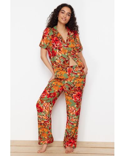 Trendyol Es pyjama-set aus viskosegewebe mit blumenmuster - Orange