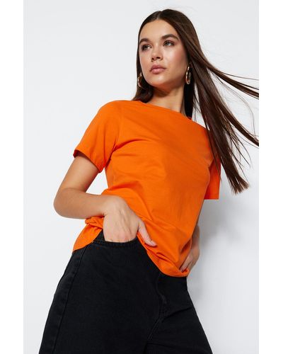 Trendyol Farbenes basic-strick-t-shirt mit rundhalsausschnitt aus 100 % baumwolle - Orange