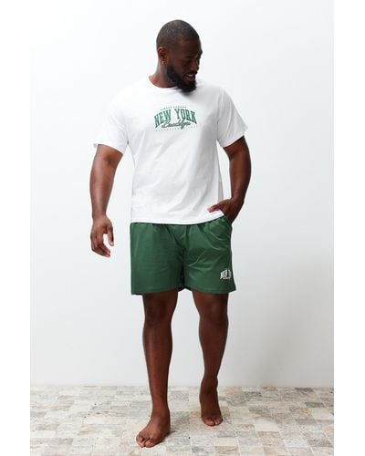 Trendyol Bedrucktes pyjama-set in ecru- mit normaler passform und shorts in großen größen - Grün