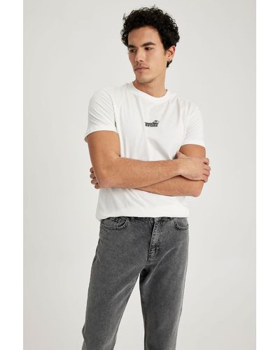 Defacto Bedrucktes slim-fit-t-shirt aus 100 % baumwolle mit rundhalsausschnitt z3084az23sp - Weiß