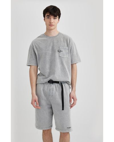 Defacto Bedrucktes t-shirt mit rundhalsausschnitt und kurzen ärmeln im boxy fit - Grau