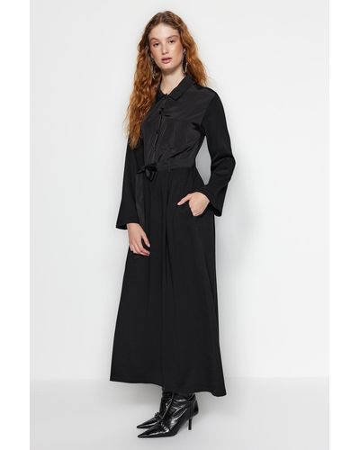 Trendyol Es strickkleid aus baumwolle mit satin-details und taschen, gürtel - Schwarz