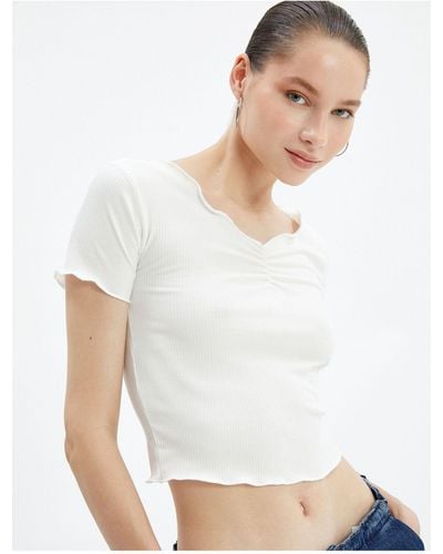 Koton Crop-t-shirt mit v-ausschnitt und drapierung kurzärmlig und gerippt - Weiß