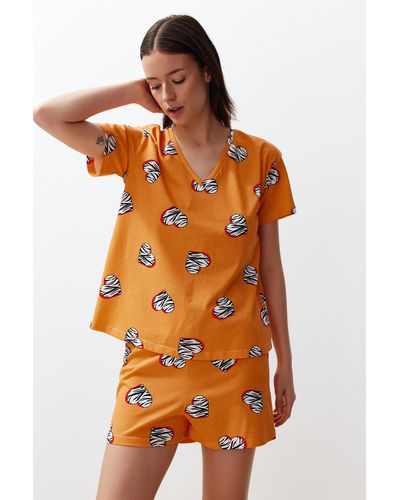 Trendyol Gestricktes pyjama-set aus 100 % baumwolle mit herzmuster - Orange