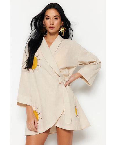Trendyol R kimono und kaftan aus 100 % baumwolle mit mini-stickerei und sonnenaufdruck - Natur