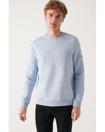AVVA Hellblaues sweatshirt mit rundhalsausschnitt, 3-fädiger fleece-innenseite, bedruckt, reguläre passform