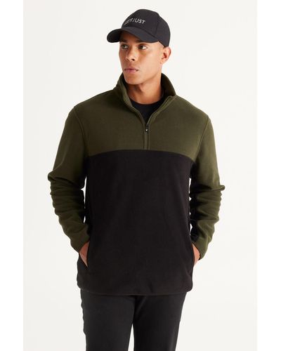 AC&Co / Altınyıldız Classics Schwarzes anti-pilling-fleece-sweatshirt mit standard-passform und stehkragen