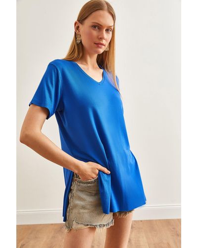 Olalook Saks blaues t-shirt mit v-ausschnitt und schlitz