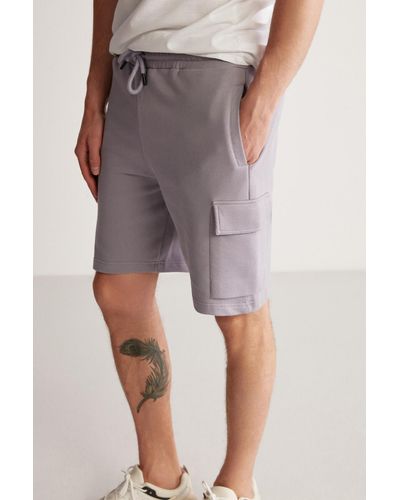 Grimelange Lionel shorts mit cargotasche, elastischem bund und bequemer passform in - Lila