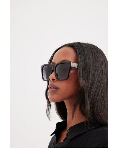 NA-KD Große sonnenbrille aus recyceltem material mit abgerundeten kanten - Schwarz