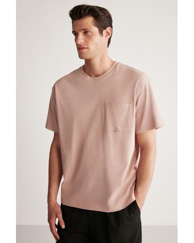 Grimelange Leo t-shirt in regulärer passform aus 100 % baumwolle in mit taschen und zieretikett - Pink