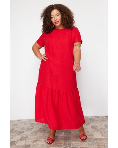 Trendyol Es kleid aus gewebtem kunstleinen in übergröße - Rot