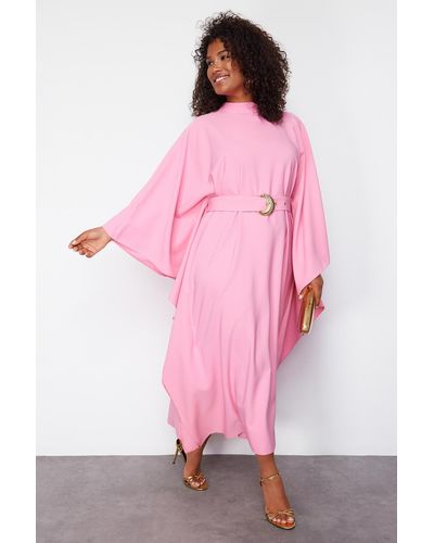 Trendyol Kleid mit panco-gürteldetail - Pink