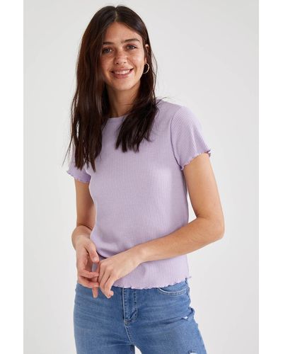 Defacto T-shirt mit rundhalsausschnitt und schmaler passform, kurzärmelig - Lila