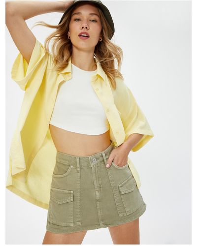 Koton Oversize-hemd mit kurzen ärmeln, strukturierter tasche und knöpfen - Gelb
