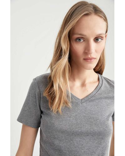 Defacto Slim fit kurzarm-t-shirt mit v-ausschnitt i1080az23sm - Grau