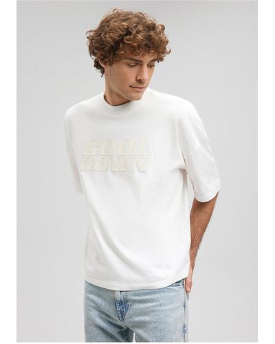 Mavi Geprägtes bedrucktes es t-shirt mit lockerer passform / loose relaxed fit-70057 - Weiß