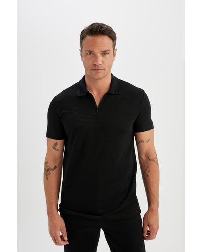 Defacto Polo-t-shirt mit reißverschluss und kurzen ärmeln in normaler passform c5586ax24sm - Schwarz