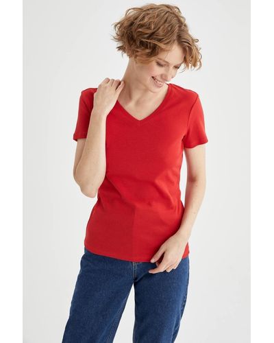 Defacto Schmal geschnittenes basic-kurzarm-t-shirt aus 100 % baumwolle mit v-ausschnitt - Rot