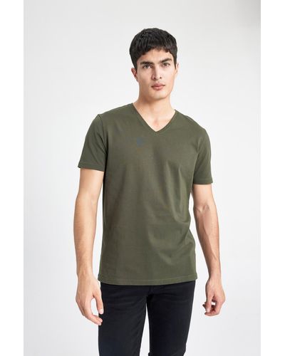 Defacto Slim fit basic-kurzarm-t-shirt mit v-ausschnitt - Grün