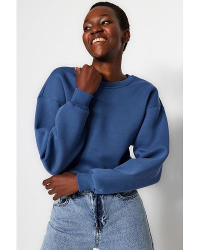 Trendyol Indigo relaxed fit crop basic rundhalspullover mit dickem fleece-strick-sweatshirt - Blau