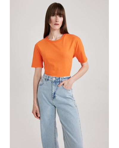 Defacto Kurzarm-t-shirt mit normaler passform und rundhalsausschnitt w9584az23sm - Orange