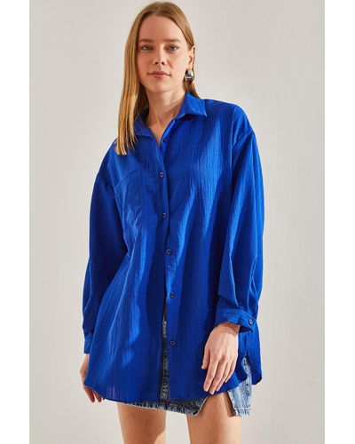 Bianco Lucci Übergroßes hemd aus bella-stoff mit einer tasche - Blau