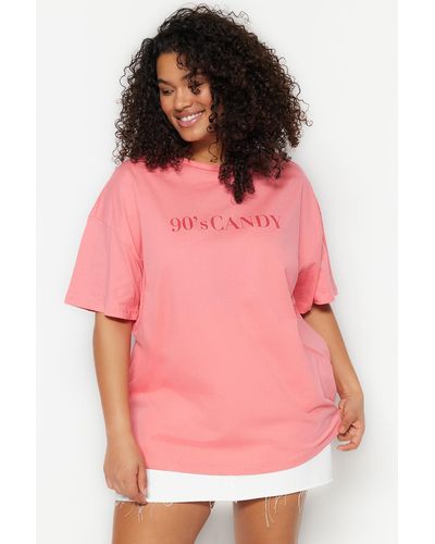 Trendyol Farbenes, weit geschnittenes, bedrucktes strick-t-shirt mit rundhalsausschnitt - Pink