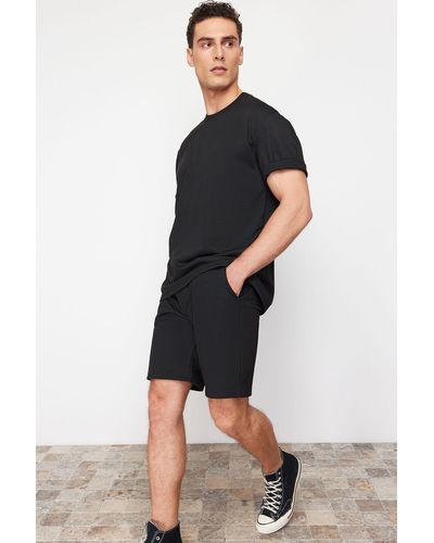 Trendyol E shorts und bermudas mit normaler schnittform - Schwarz