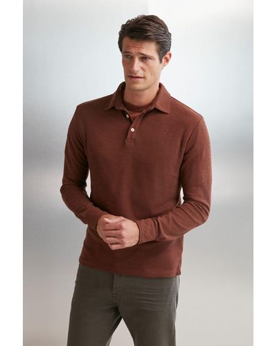 Grimelange Tremont t-shirt mit schmaler passform und strukturiertem stoff, langärmelig, ziegelfarben, mit polokragen - Braun